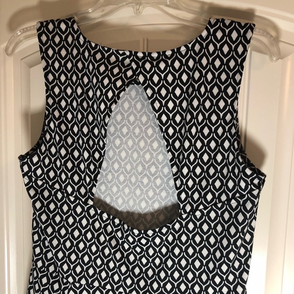 🍃Pick 3/$21- H&M Black and White Fit and Flair Dress  with Back Cut Out Accent - Picture 3 of 5